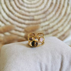 Une jolie bague sur plusieurs rangs accompagnés de petites pierres naturelles oeil de tigre et quartz rose