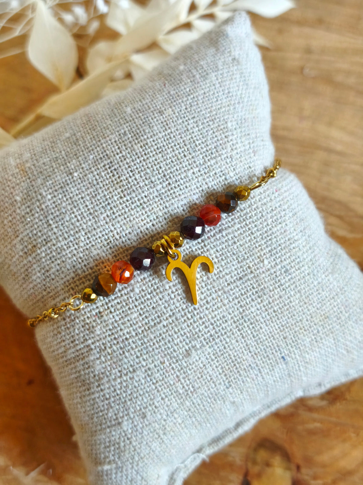 L'univers de sadaleane, vous propose ce joli bracelets sur le thème des signes astrologiques. 