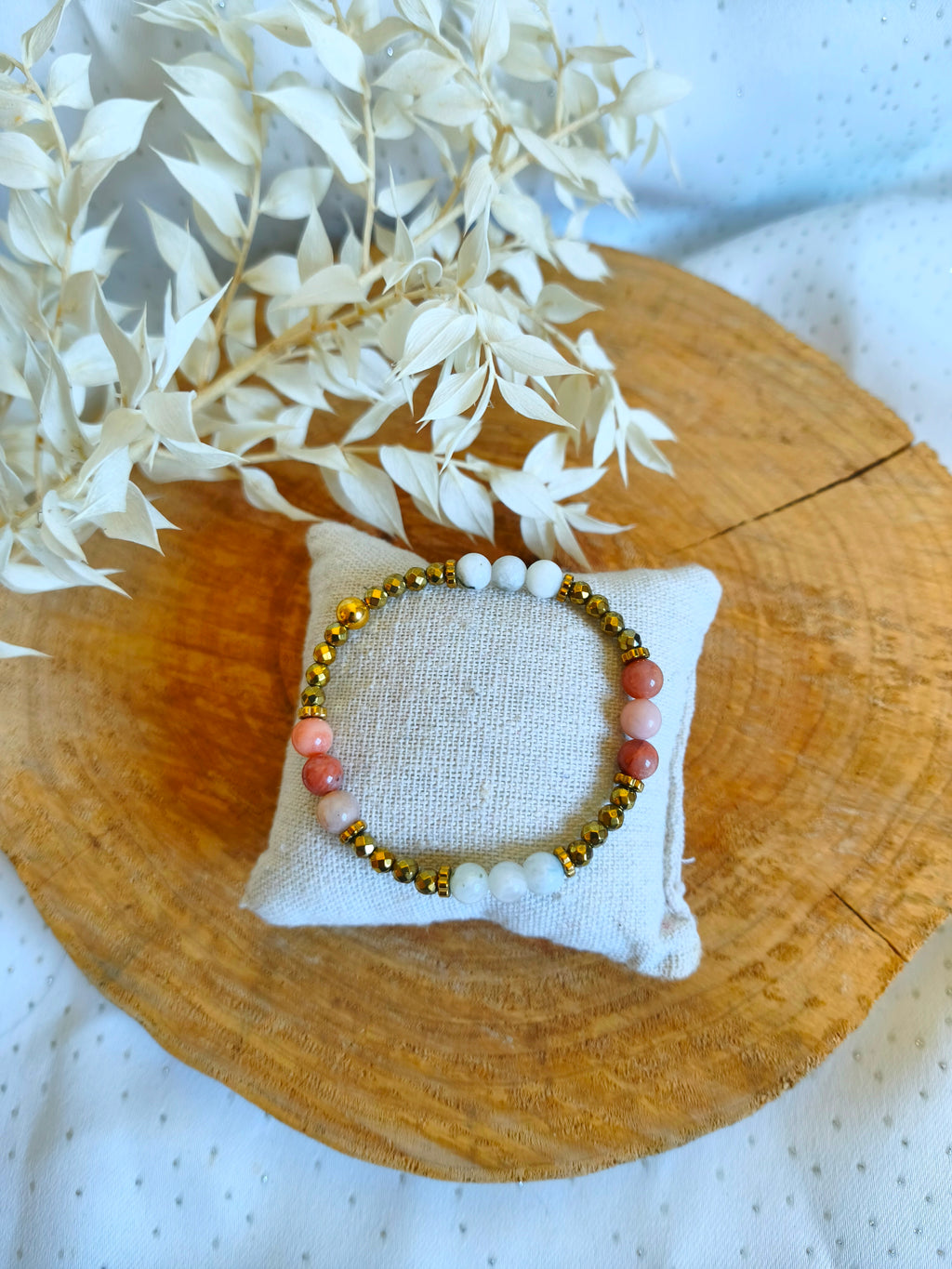 Bracelet en hematite dorée avec péristerite et aventurine rose dans la gamme des petits plaisirs
