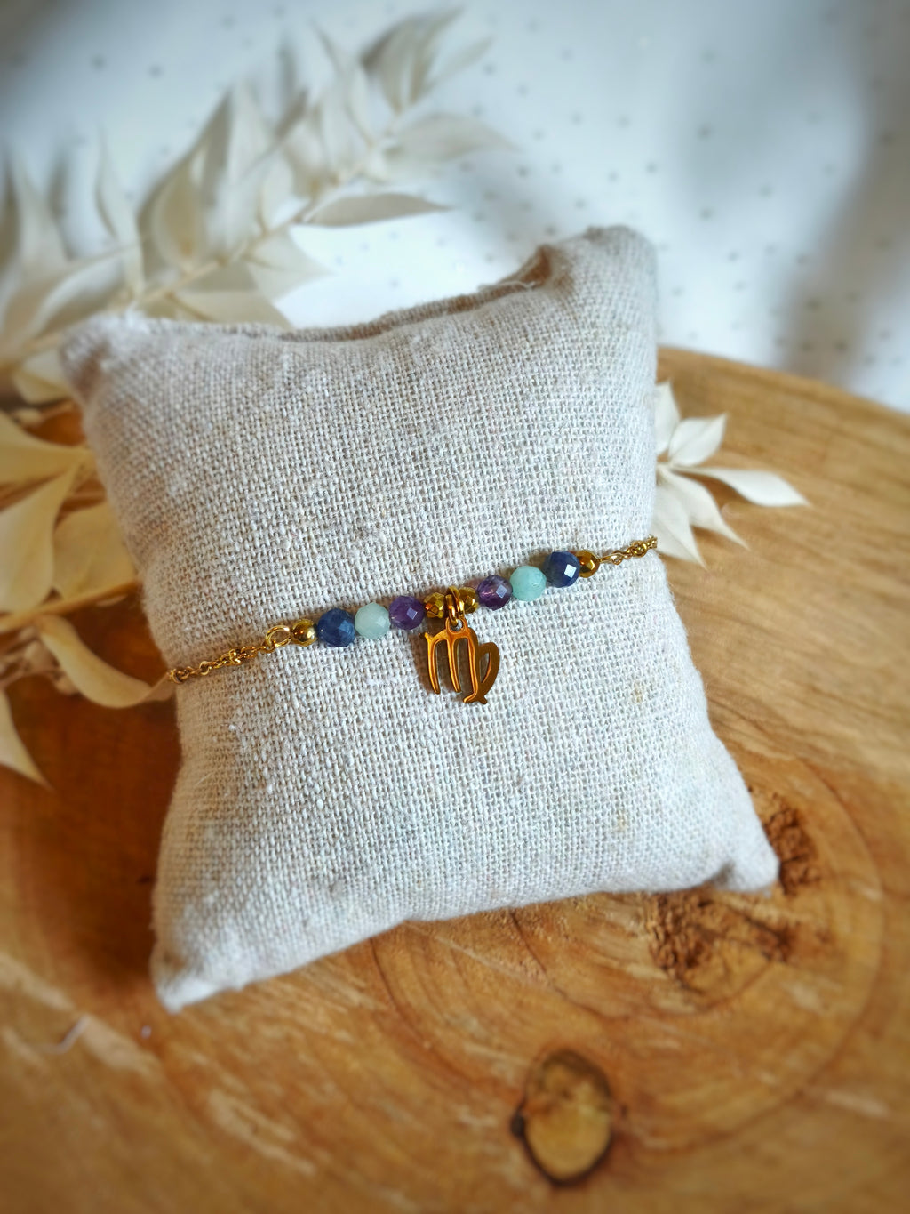 Bracelet en acier inoxydable dans la gamme des signes astrologiques avec le signe de la Vierge