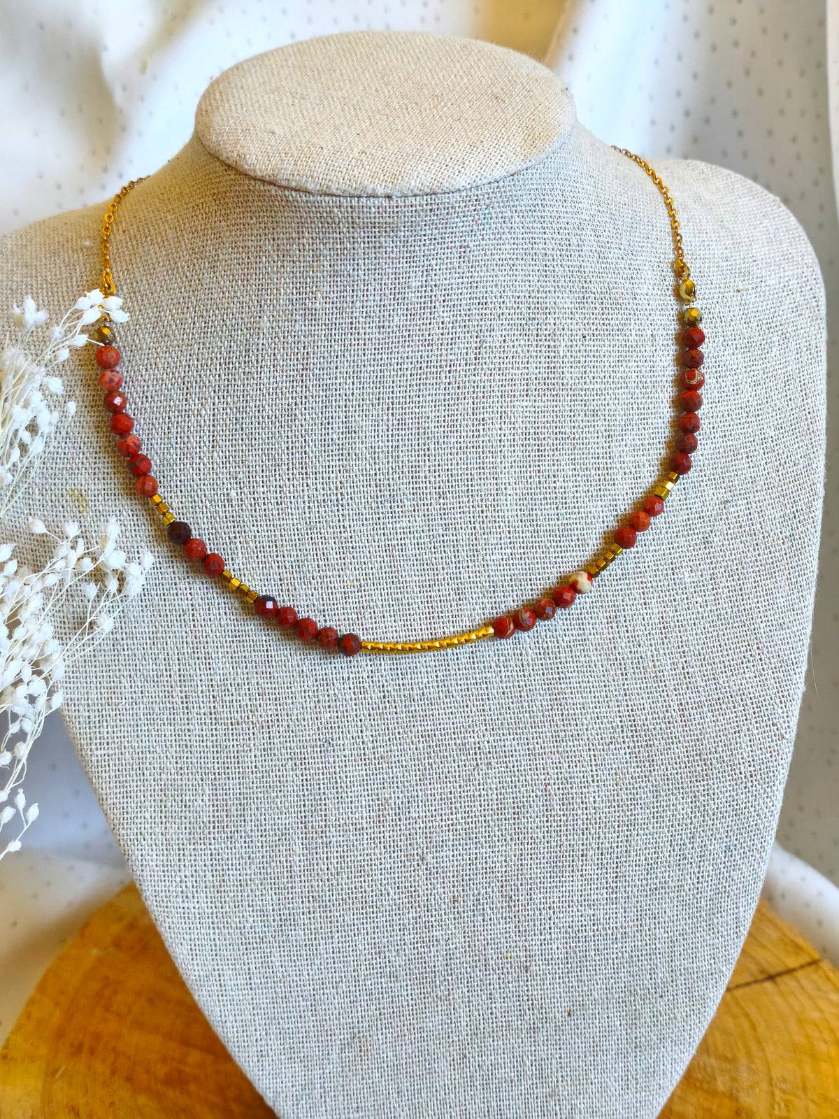 Collier en jaspe rouge et acier inoxydable pierre de protection et d'ancrage