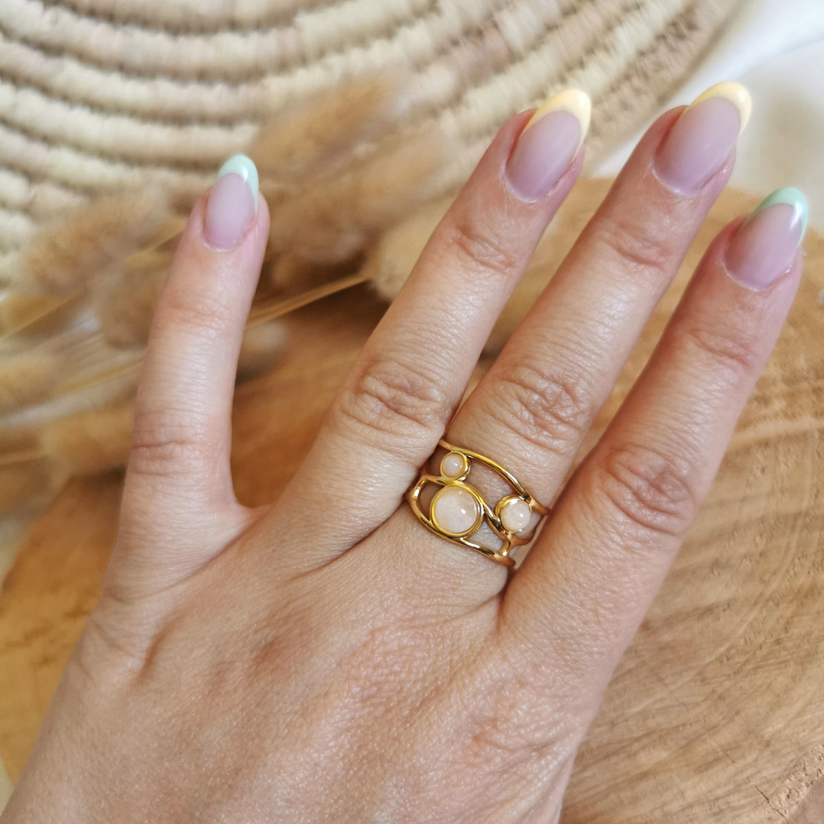 Bague en acier inoxydable doré composé de quartz