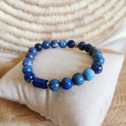 Très beau bracelet en lapis lazuli, belle  pierre naturelle dans les tons bleus 