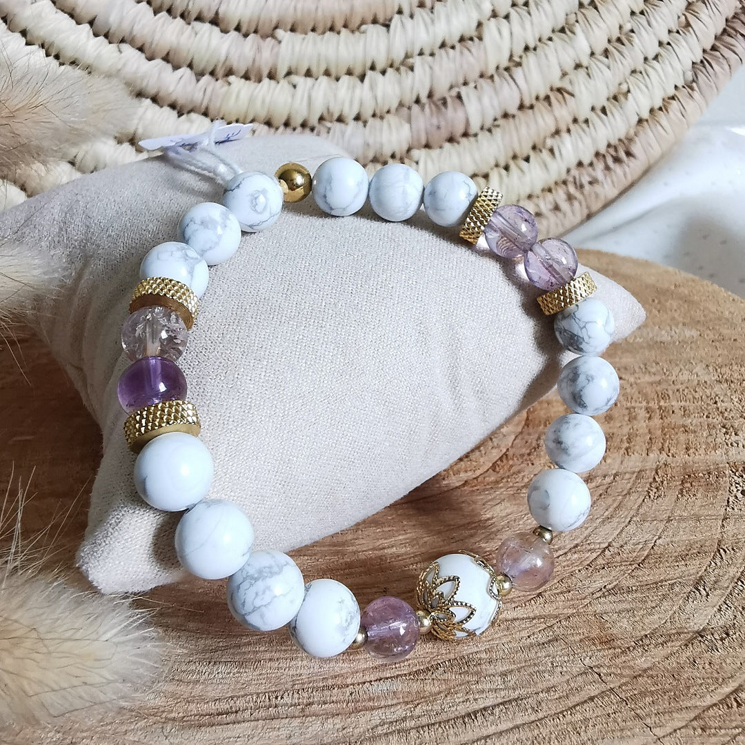 Beau bracelet en howlite et ametrine pour les femmes qui ont besoin de douceur , de calme , de sérénité 
