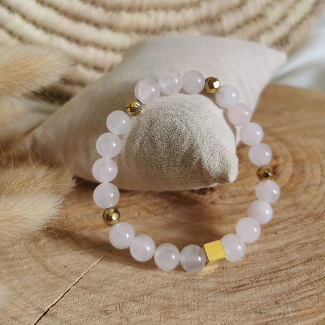 L'univers de sadaleane vous propose ce beau bracelet en quartz rose