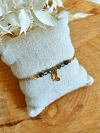 Bracelet dans la gamme des signes astrologiques avec le Capricorne accompagné de ses pierres naturelles