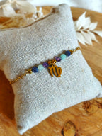 Bracelet sur le signe de la Vierge avec les pierres naturelles de sodalite, améthyste et aigue-marine