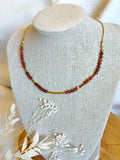 Un beau collier pour la protection et l'ancrage avec le jaspe rouge
