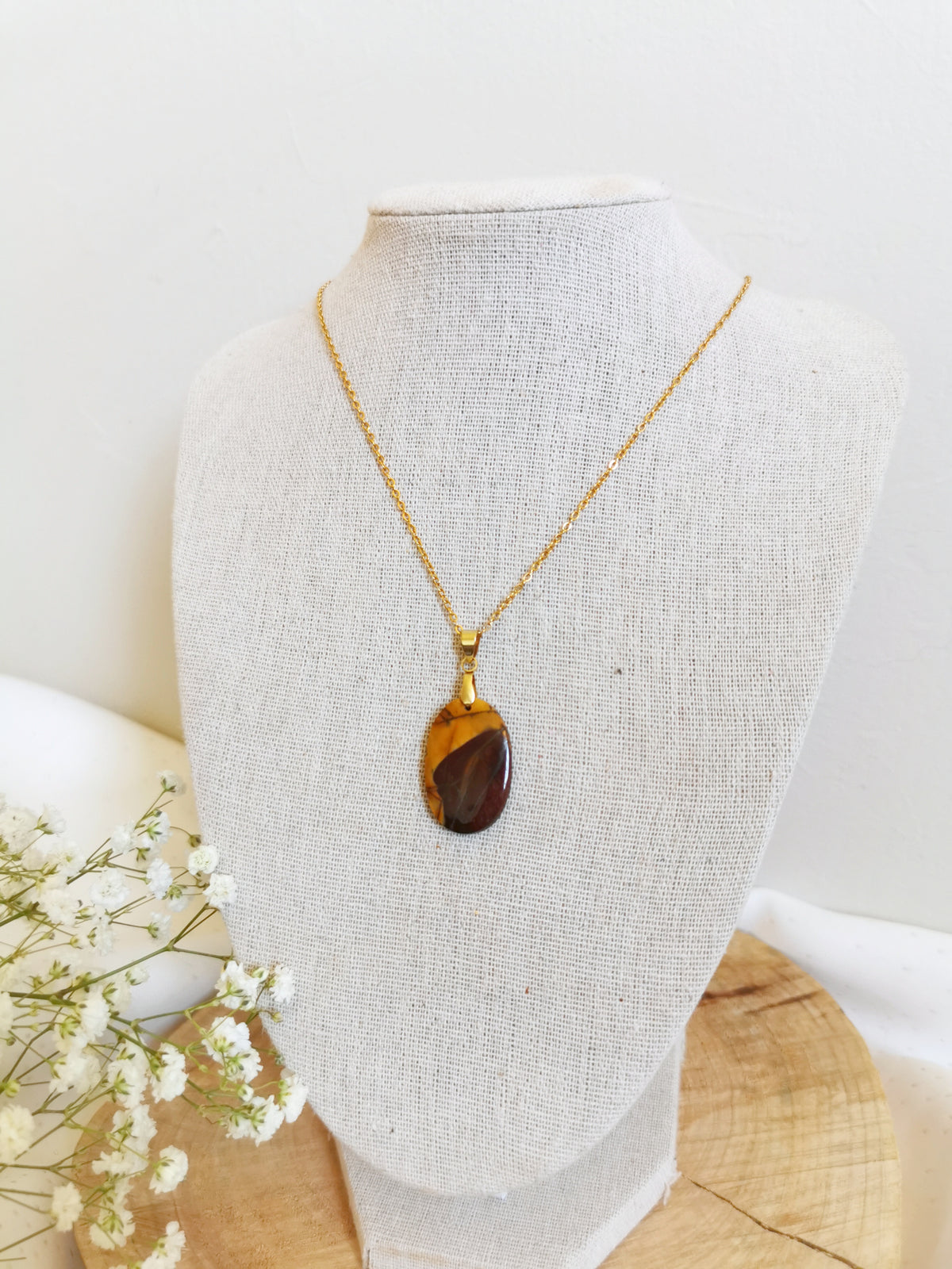 collier avec pierre naturelle énergétique