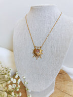 collier auréa avec le soleil au centre comme un porte bonheur, pour femme